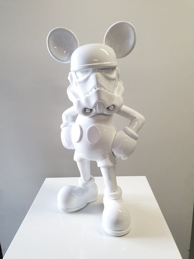 Stormtrooper sculpture white- Caro Sofia