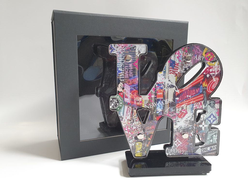 Acrylic Sculpture Love Art – Ad van Hassel