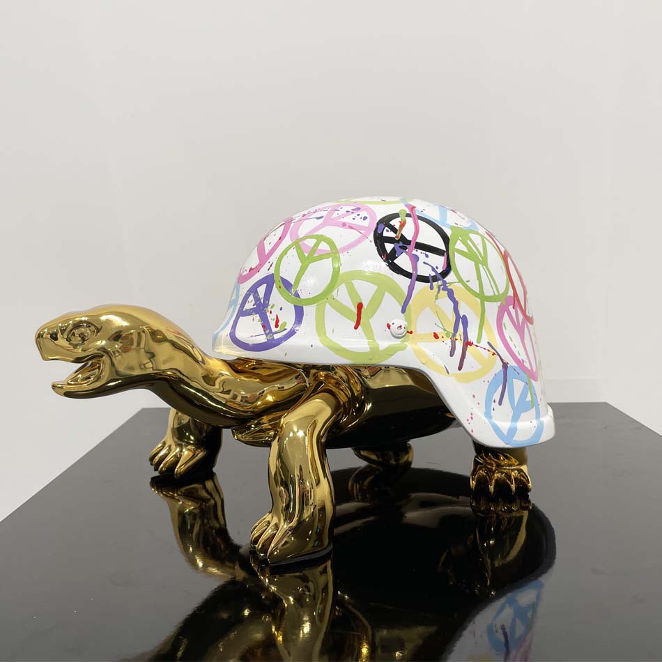 Gold World Peace Turtle- van Apple